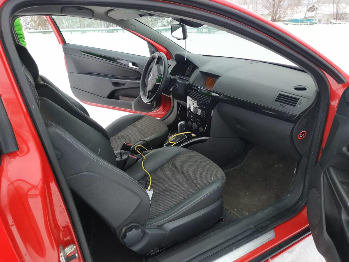 Сиденья Opel Astra h GTC