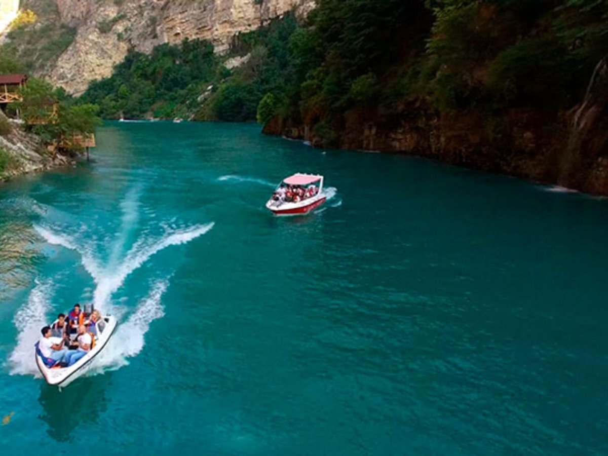 Сулакский каньон в Дагестане на катере