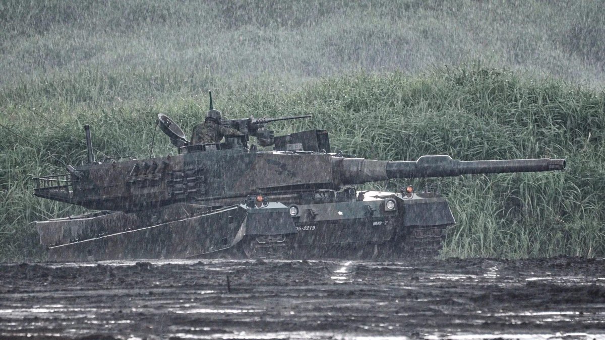 Японский танк JGSDF Type 90
