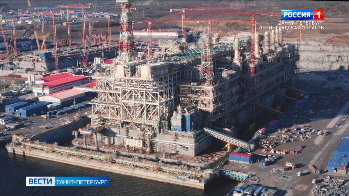 Плавучий завод СПГ Мурманск