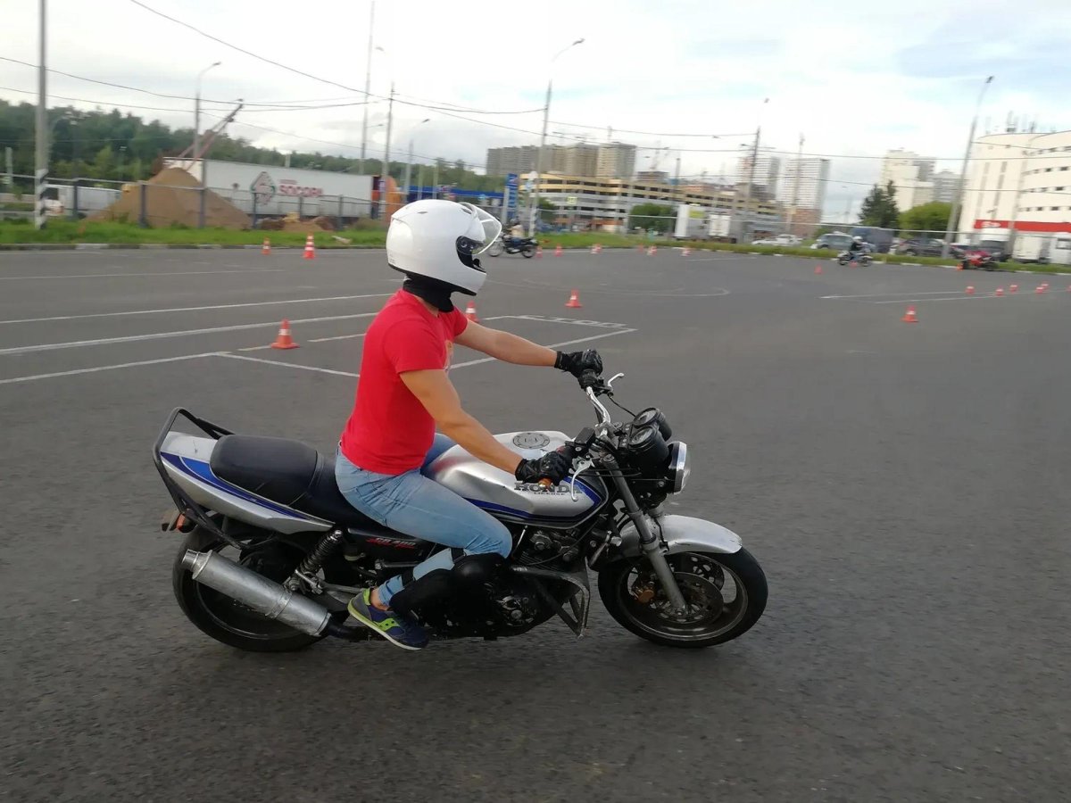 Экстремальное вождение на мотоцикле