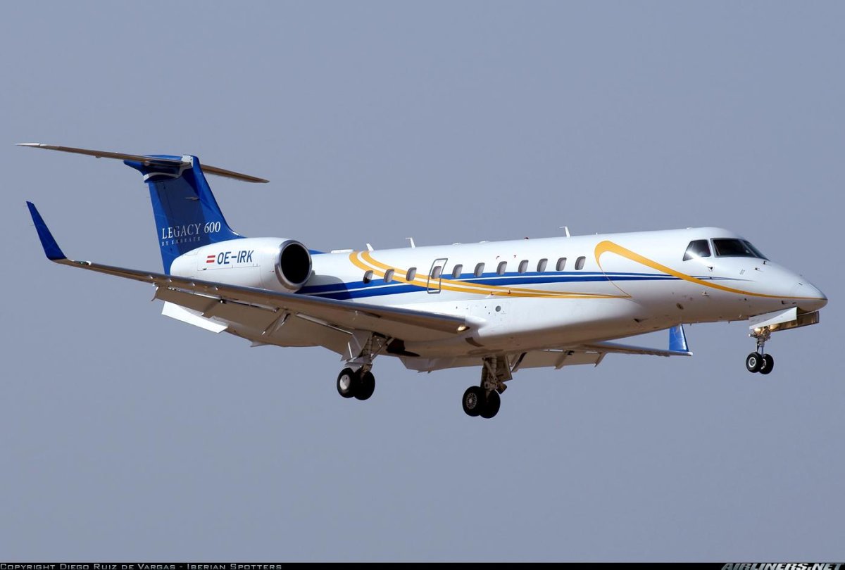 Бразильский пассажирский самолет Эмбраер