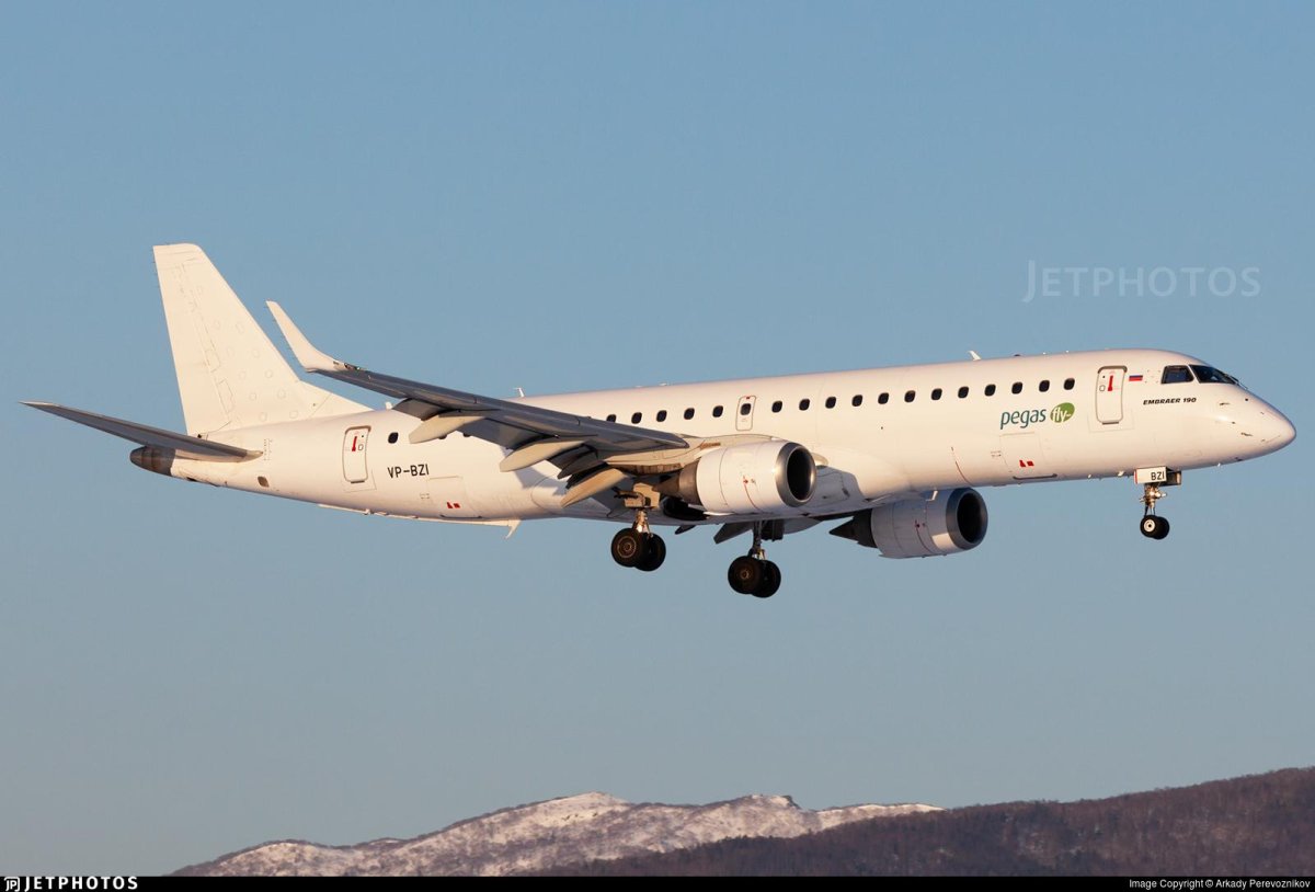 Икар Эмбраер 190