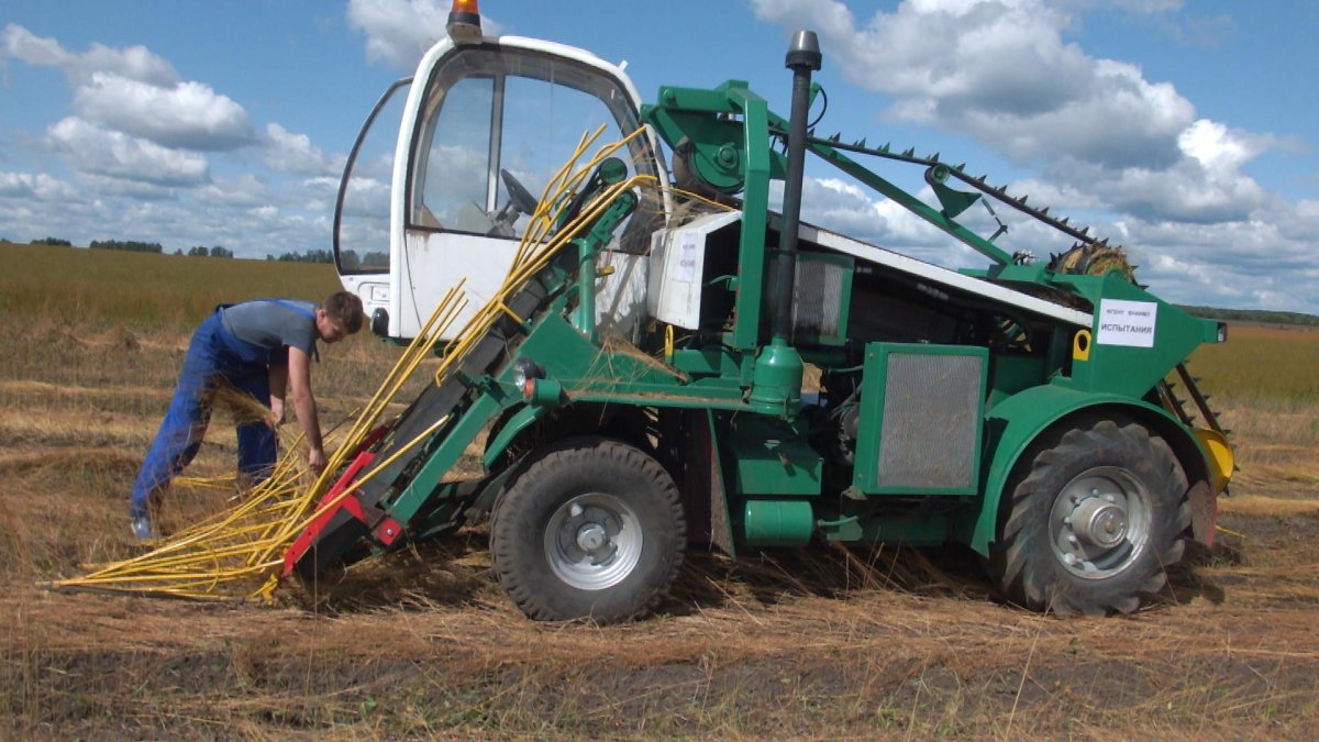 Самоходная льнотеребилка