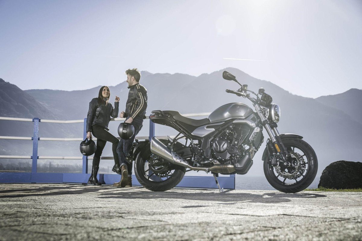 Мотоцикл voge 650 DSX