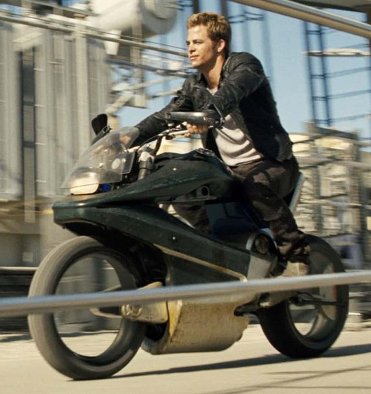 Звездный путь фильм 2009 мотоцикл