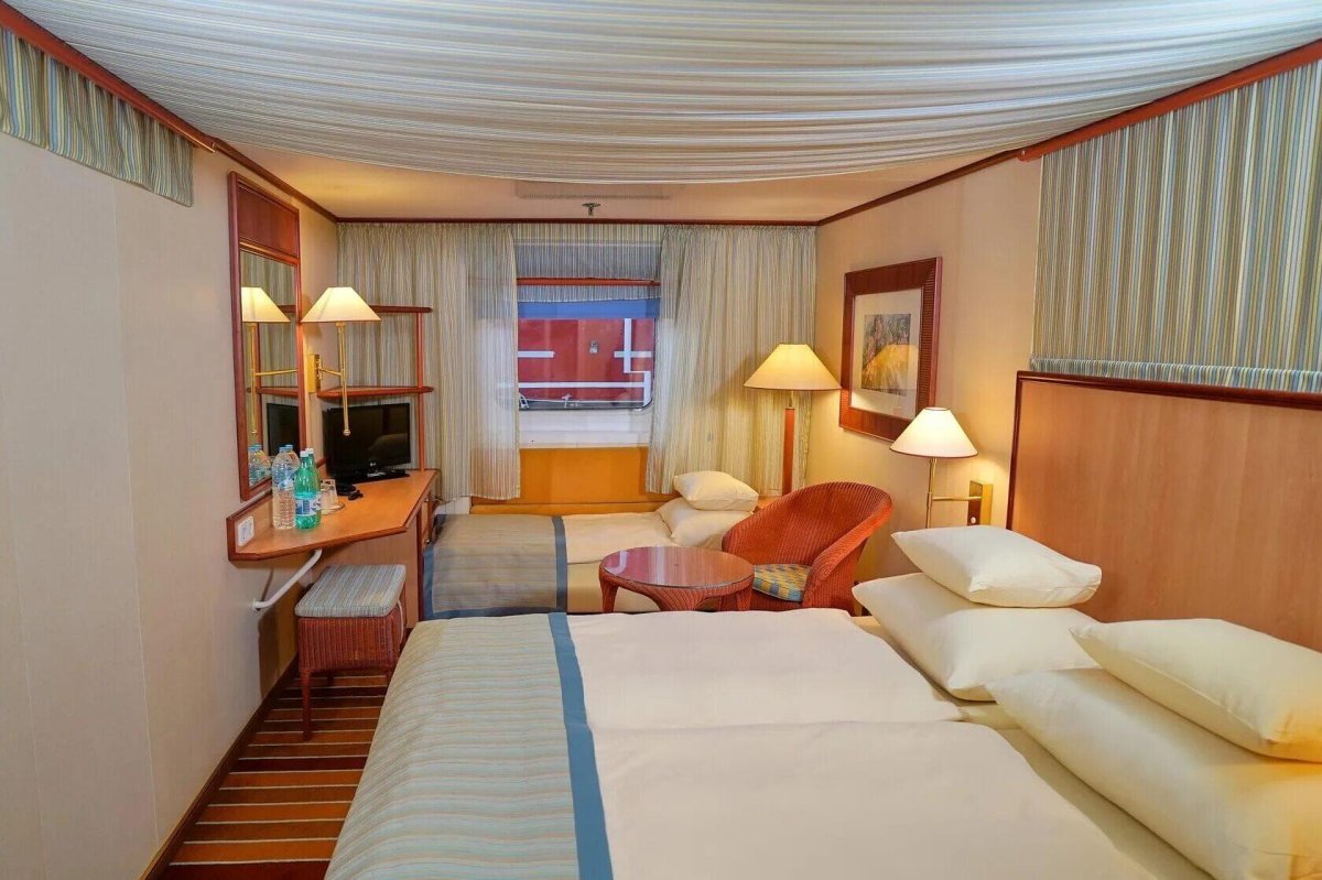 Астория Гранде круизный лайнер