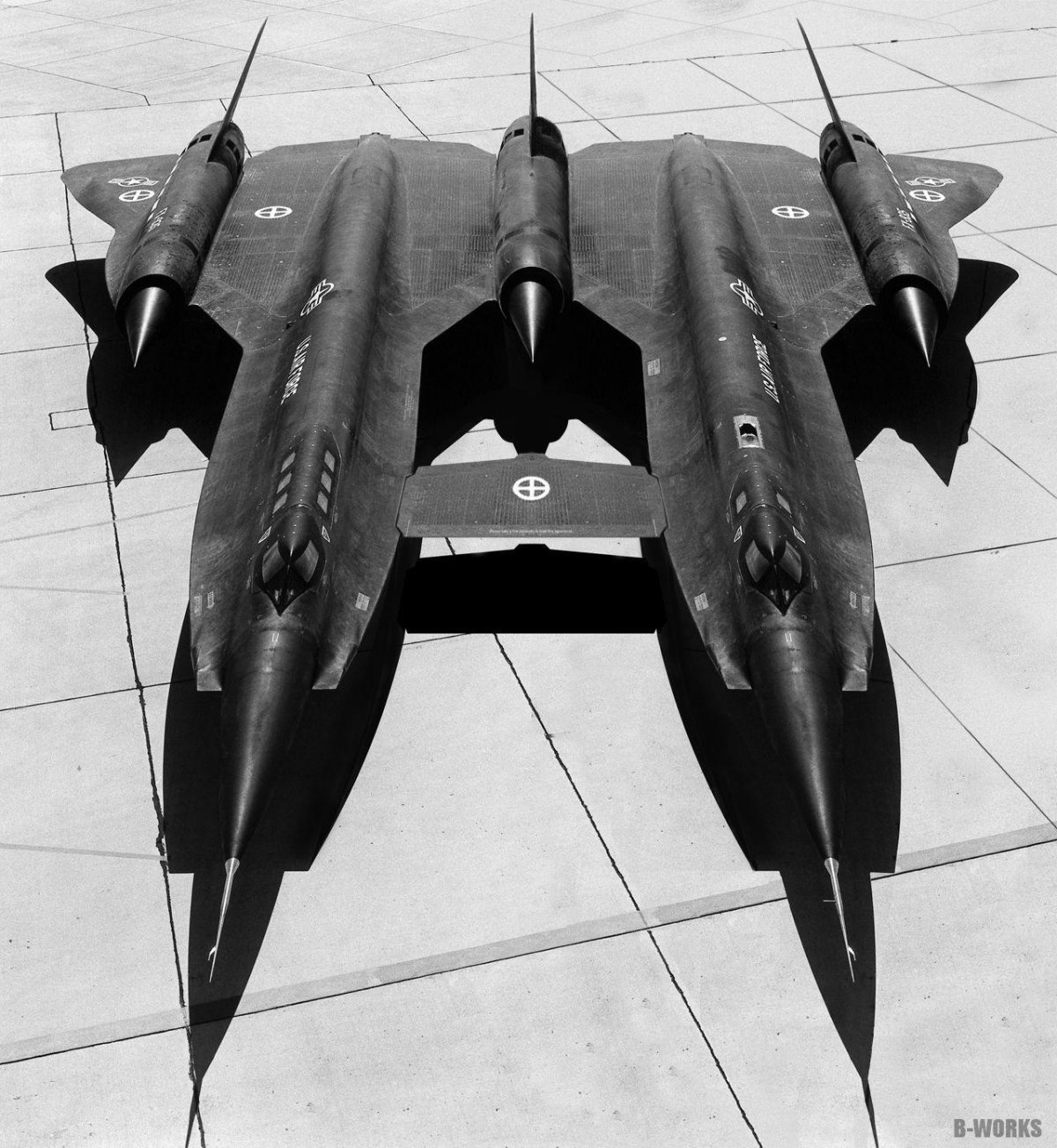 SR 71 И A 12