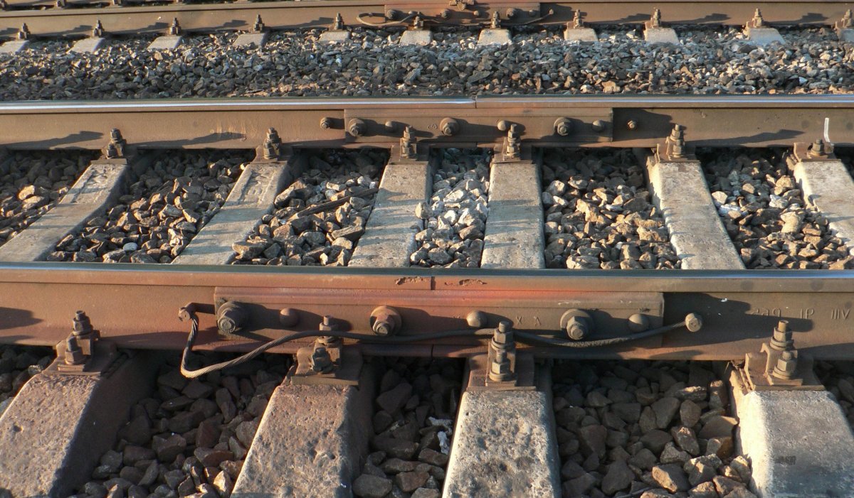 Рельсы бесстыковой путь