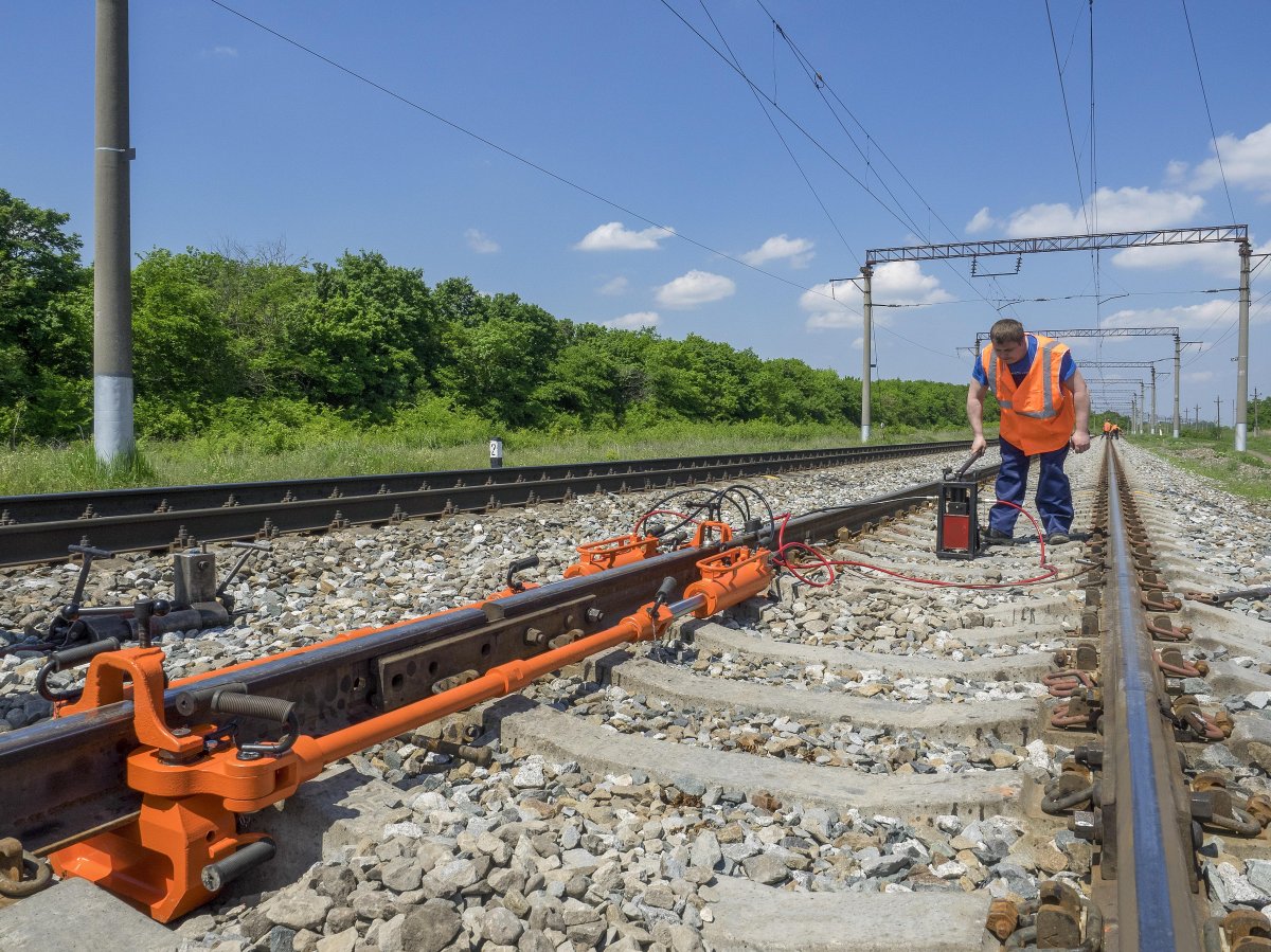 Натяжитель рельсовый р700 Кубаньжелдормаш