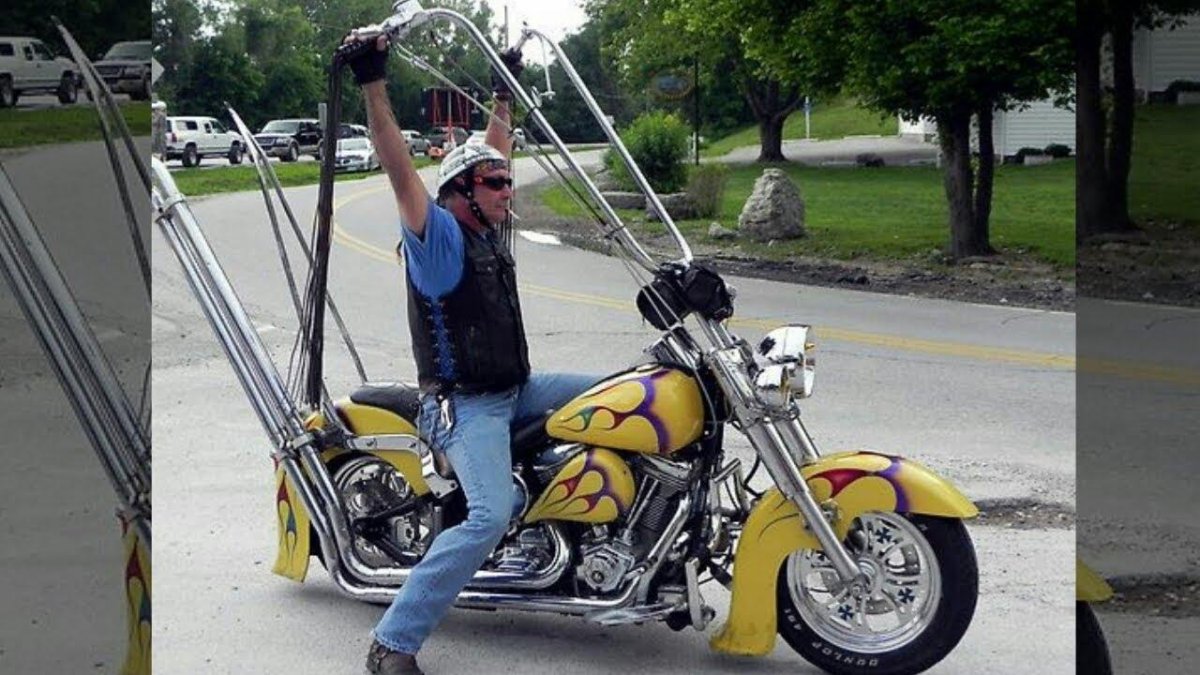 Харлей Дэвидсон с длинной вилкой