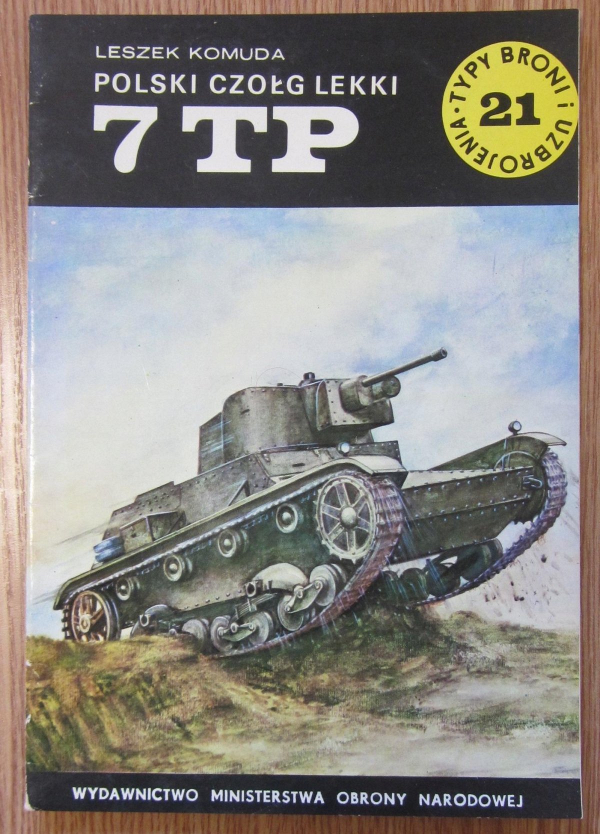 Журнал typy broni i Uzbrojenia. УТ-2