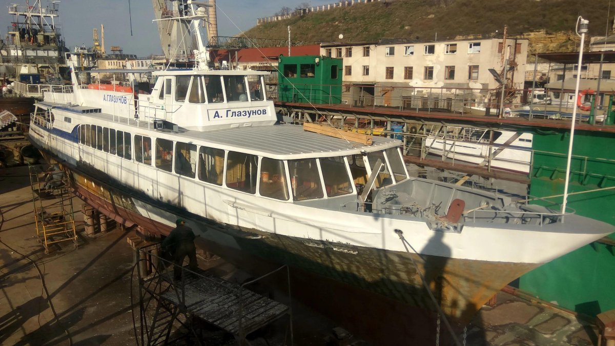 Капитан Петров катер