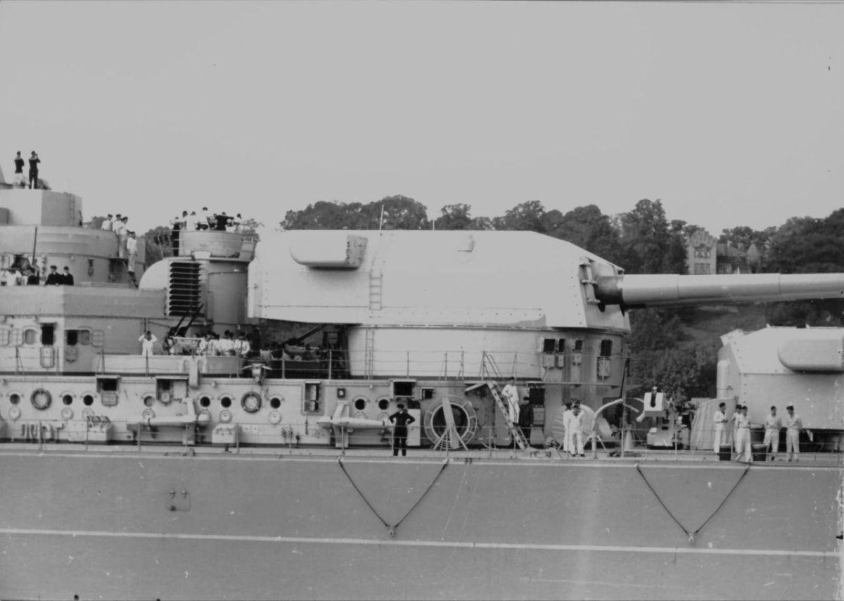 Линкор Кригсмарине бисмарк