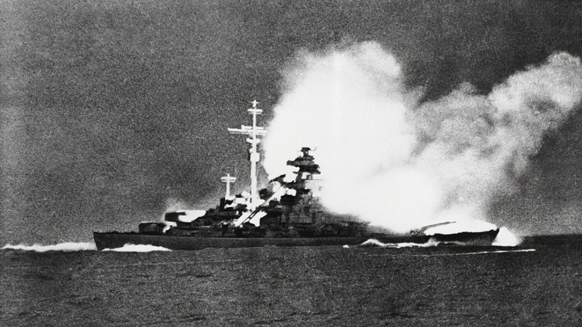 Бисмарк линкор гибель