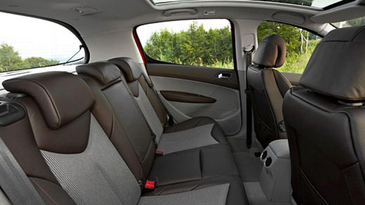 Пежо 308 SW салон 2008