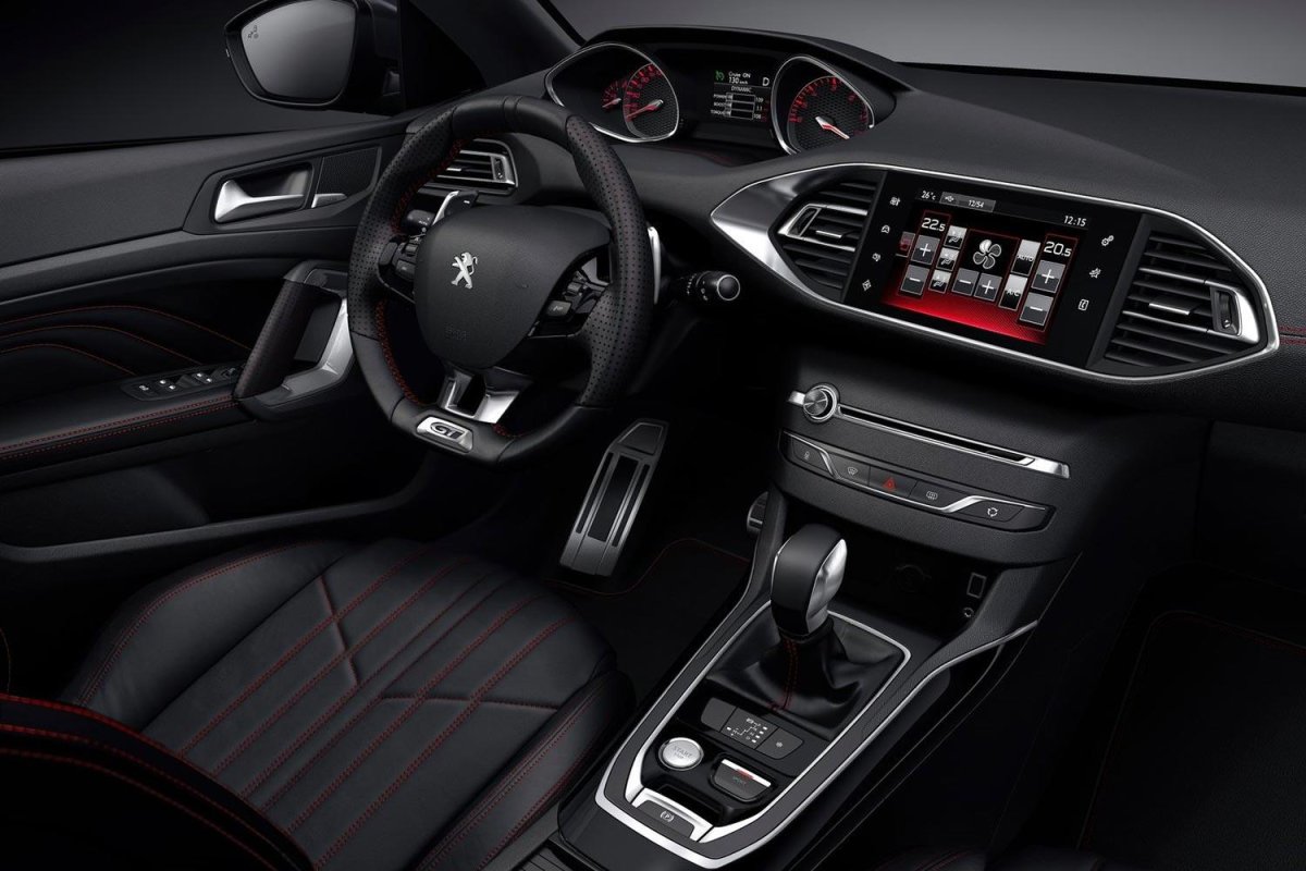 Новый Пежо 308 салон