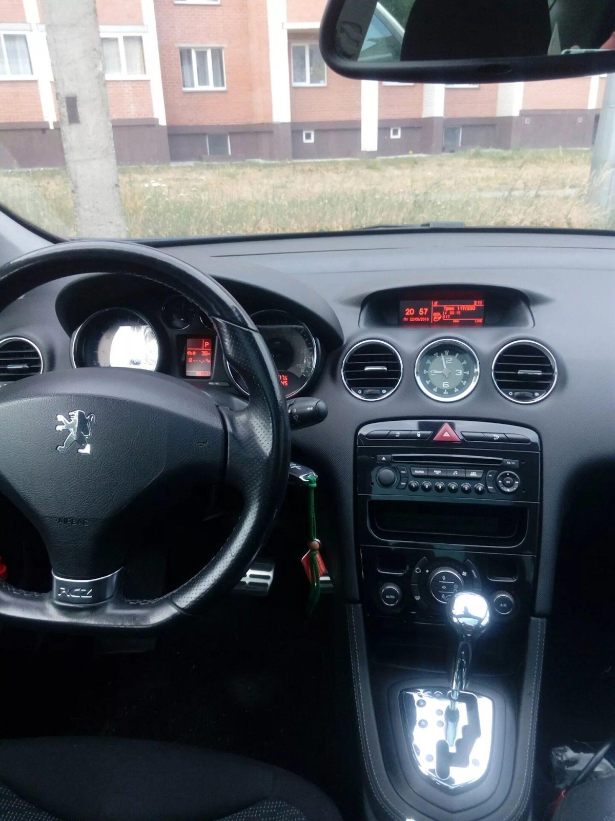 Пежо 308 2009 салон