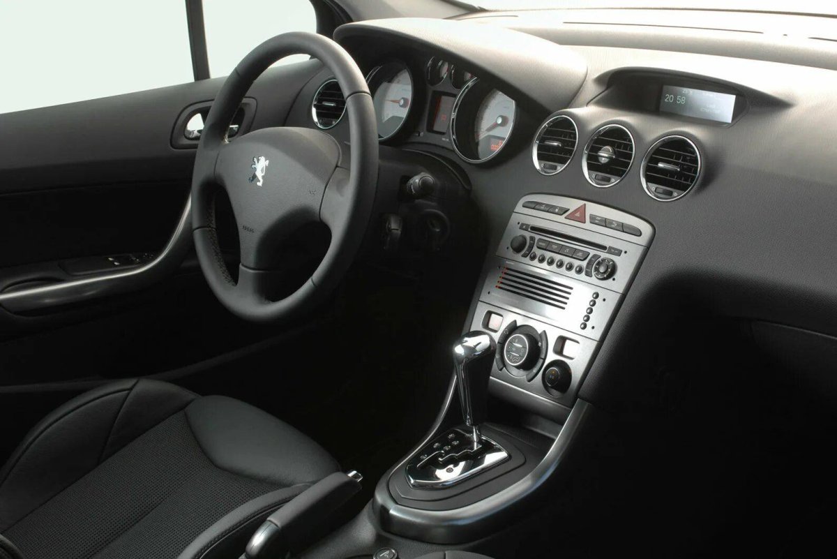 Пежо 308 2008 салон