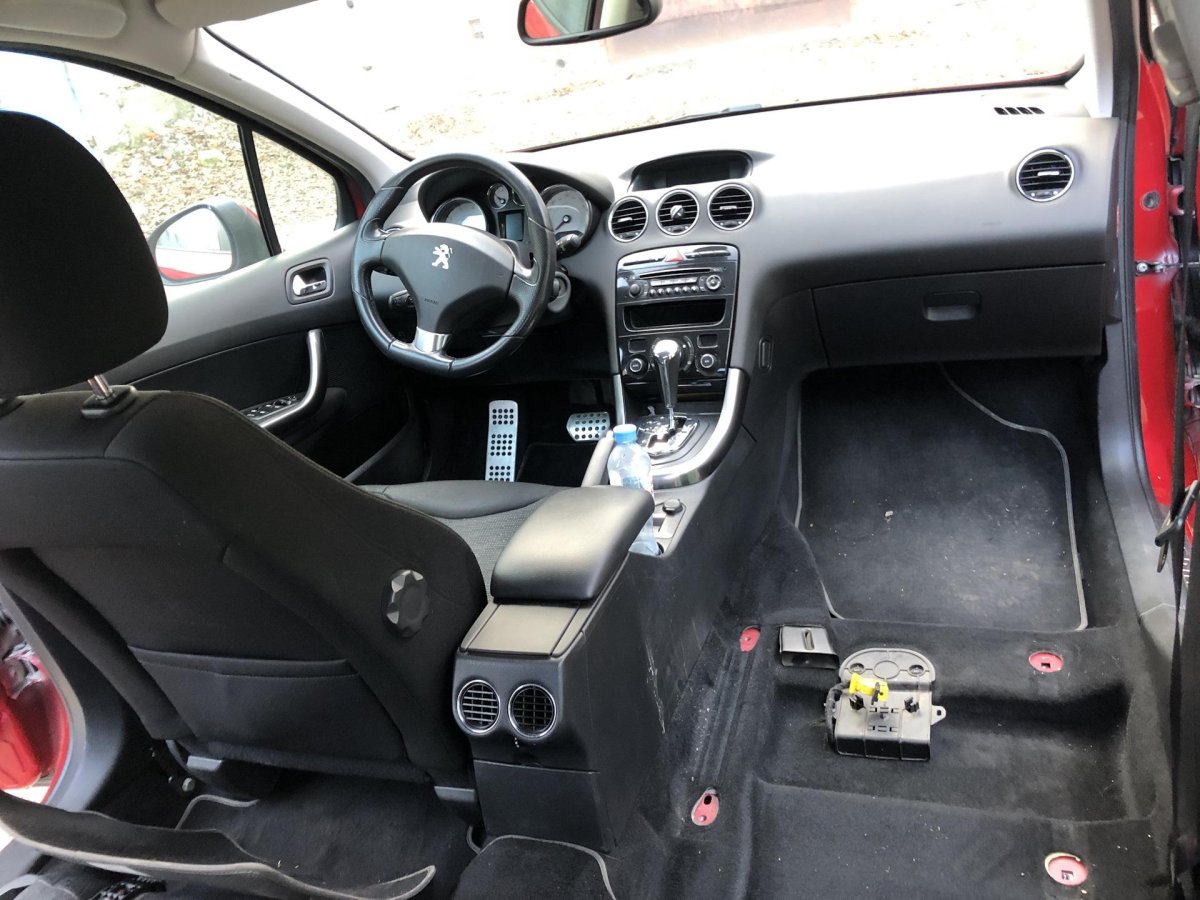 Пежо 308 салон кожа