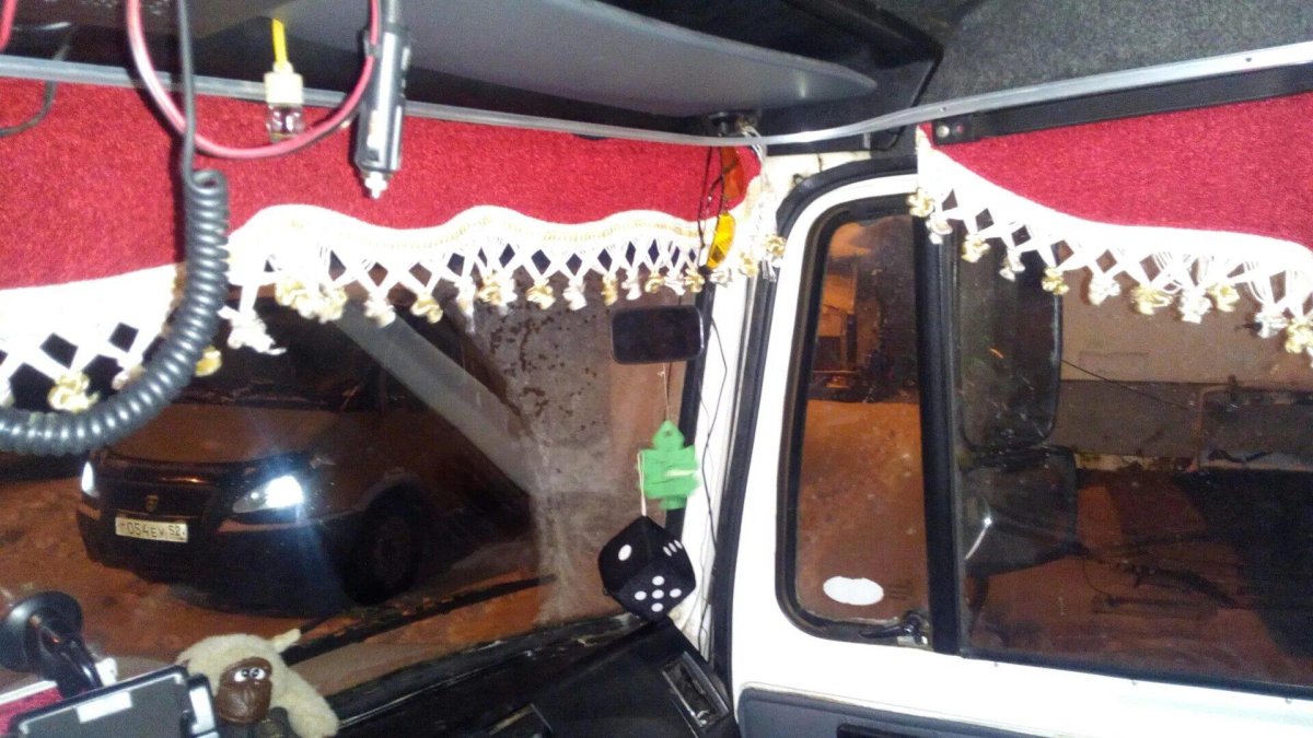 Шторки на ГАЗ 3307 В кабину