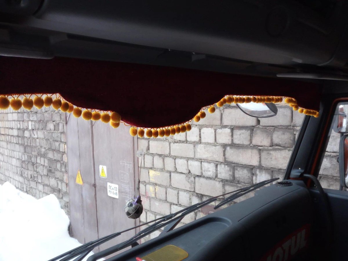 Ламбрекены на КАМАЗ 65115