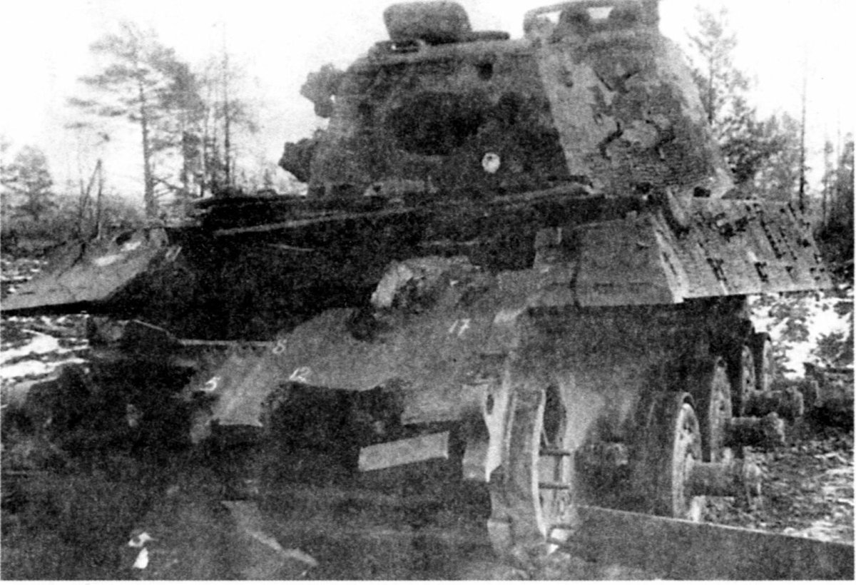 Королевский тигр после попадания 152 мм снаряда