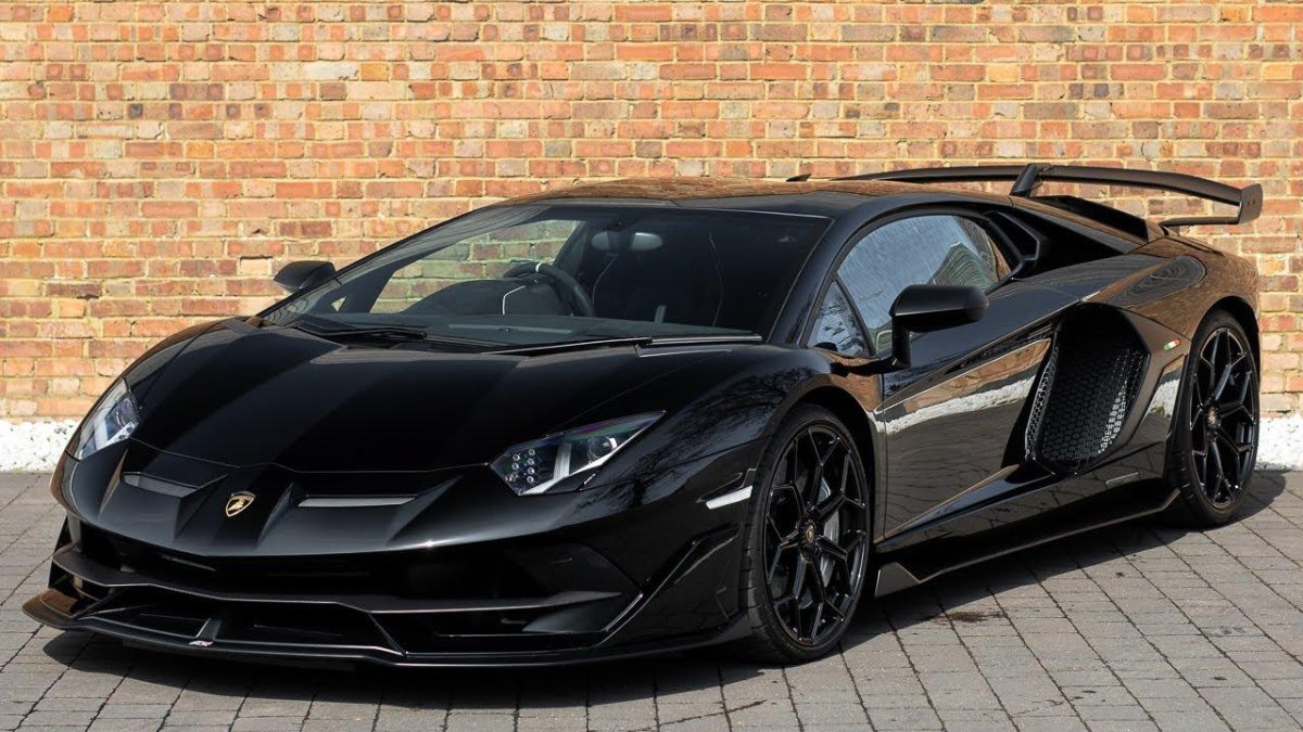 Lamborghini Aventador SVJ черный