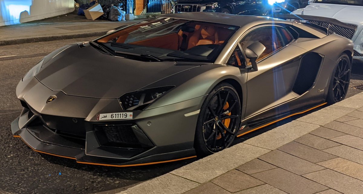 Ламборгини авентадор салон