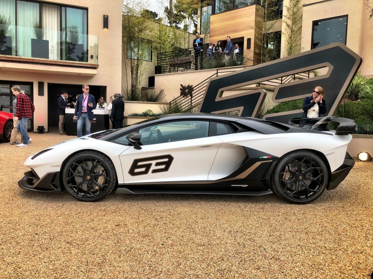 Ламборгини SVJ 63