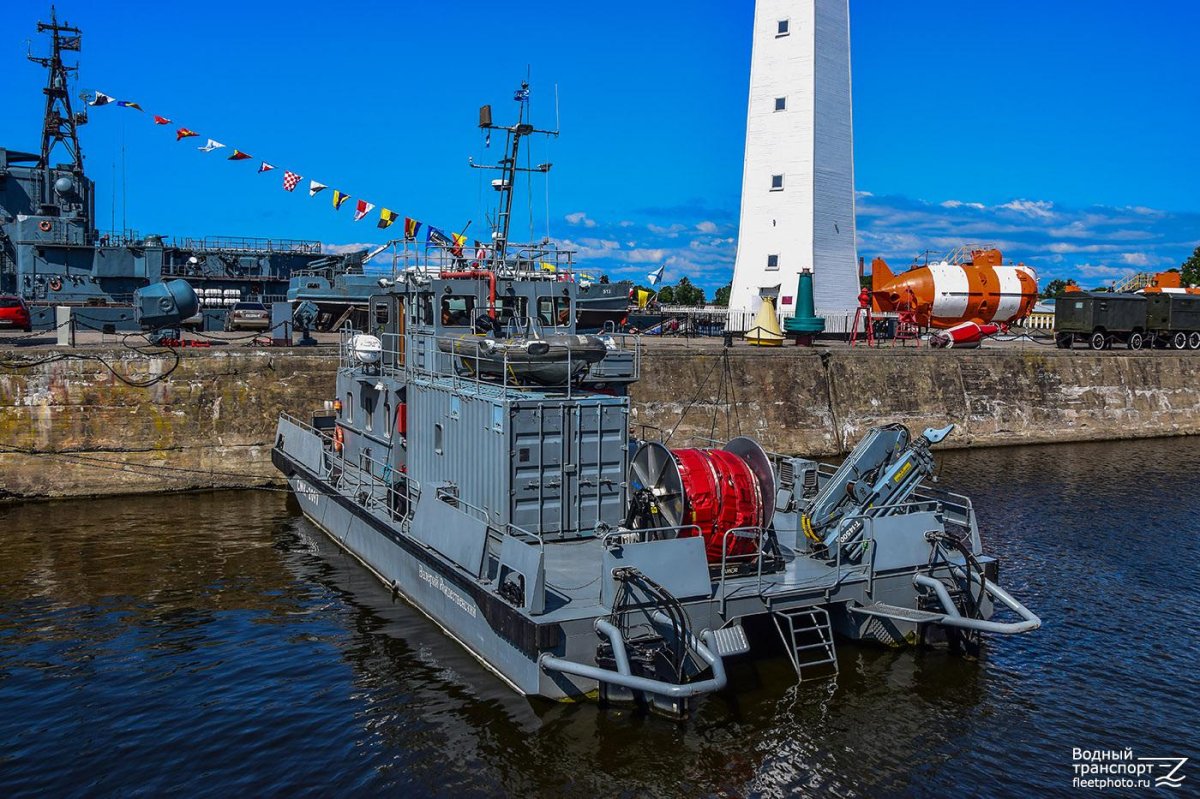 Водолазный катер 23370м