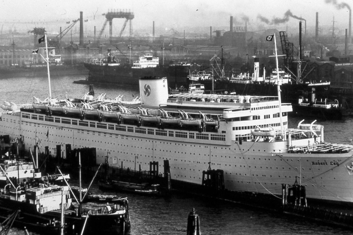 Вильгельм Густлов лайнер