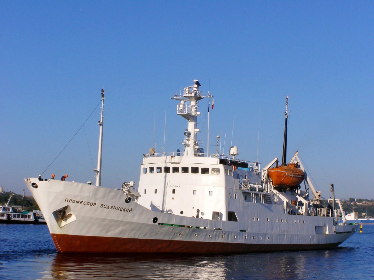 Профессор Водяницкий судно