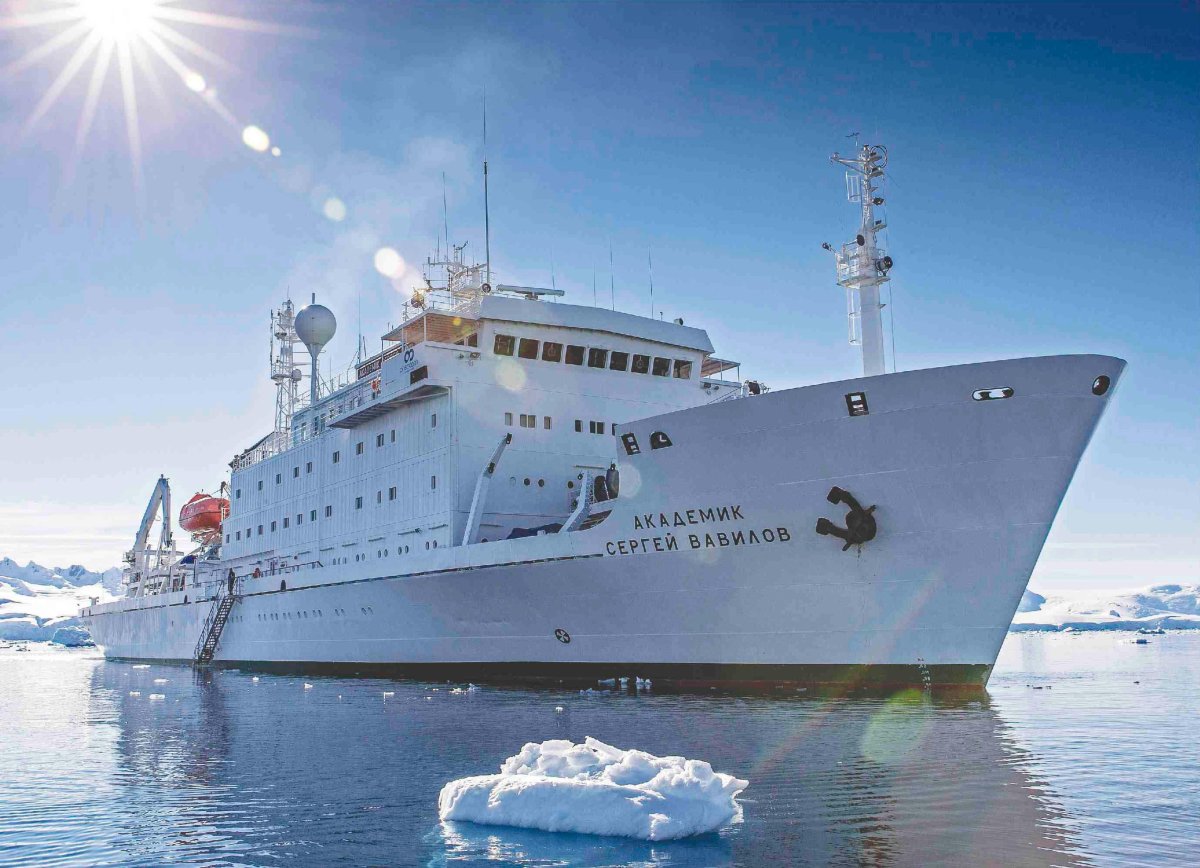 Научно-исследовательское судно академик Сергей Вавилов