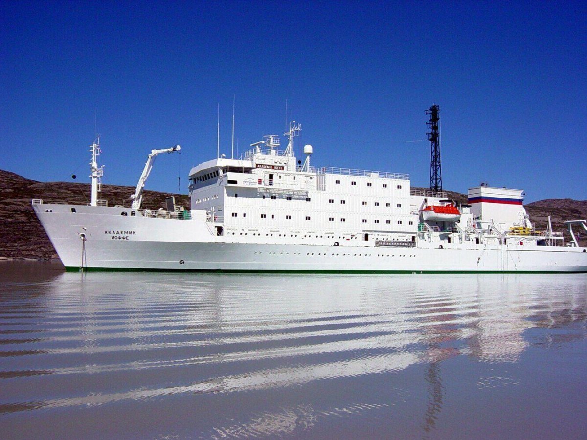 Научно-исследовательское судно «академик Иоффе»