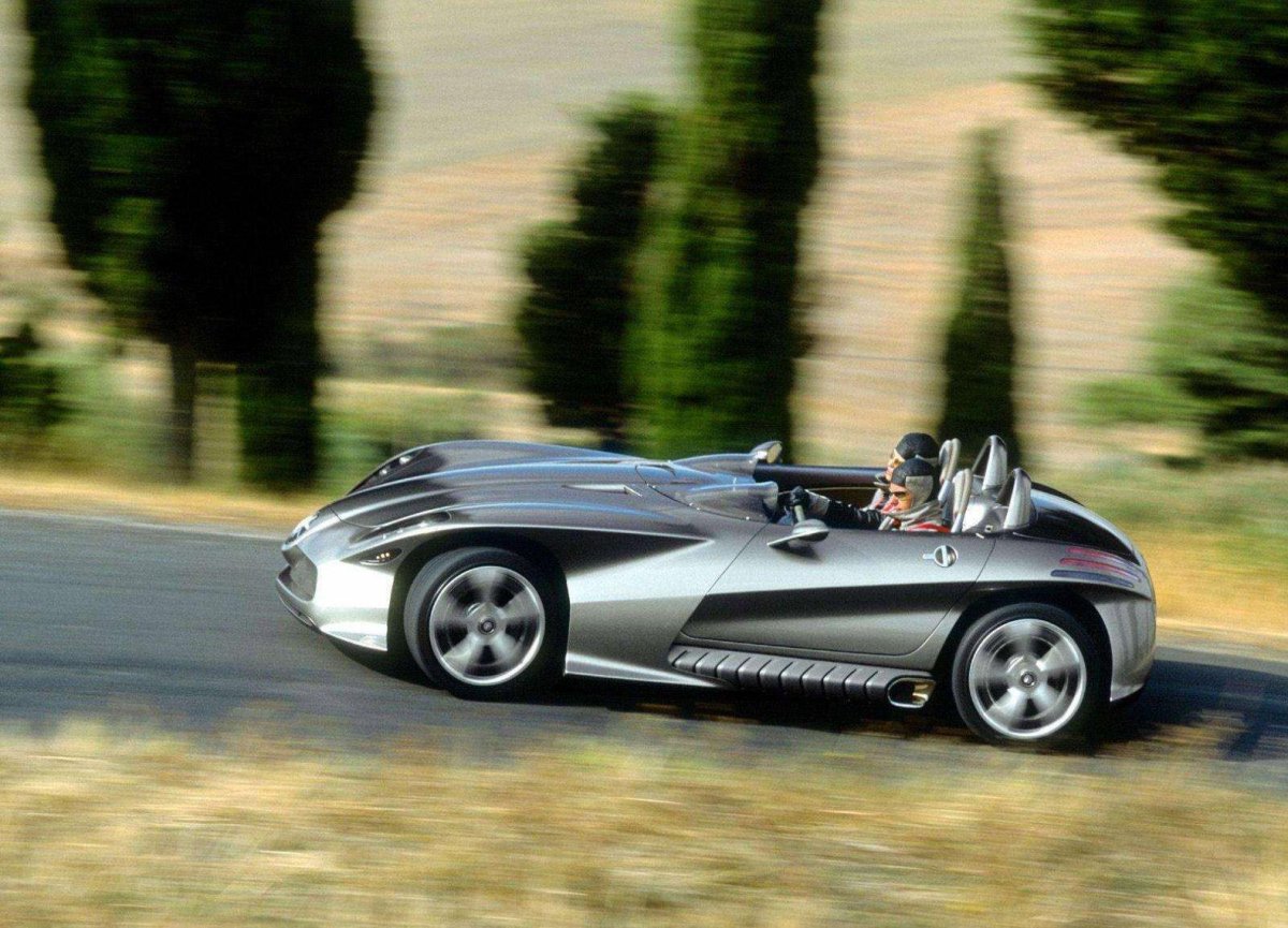 Mercedes-Benz f400 Carving