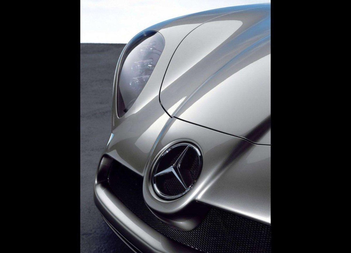 Мерседес Бенц f400