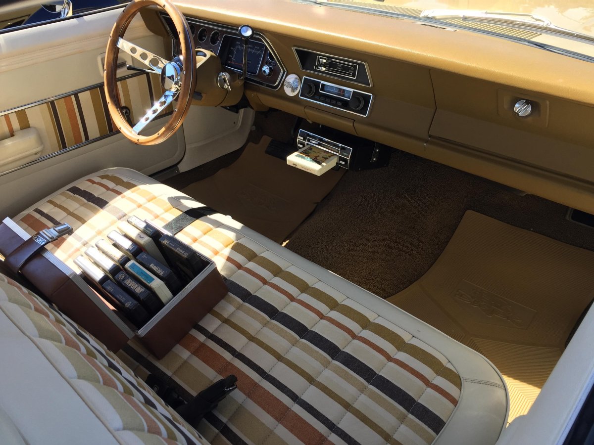 Плимут Дастер салон