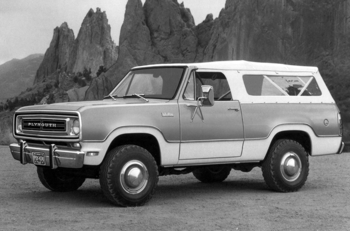 Plymouth Trailduster