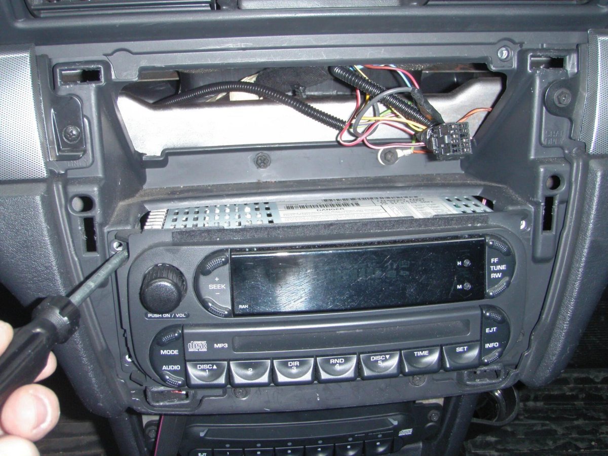 Разъем магнитолы Волга Сайбер