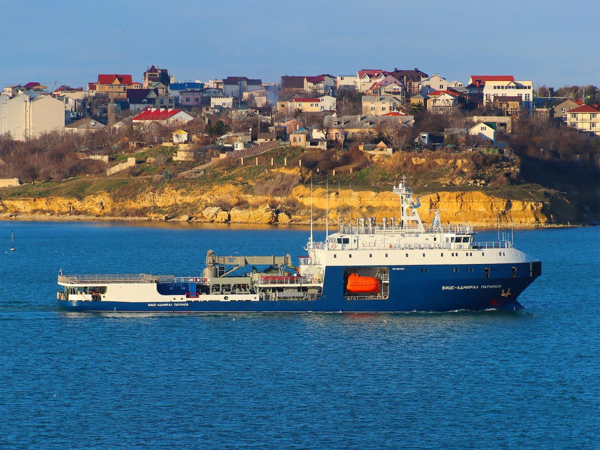 Малый морской танкер проекта 03182 вице Адмирал паромов