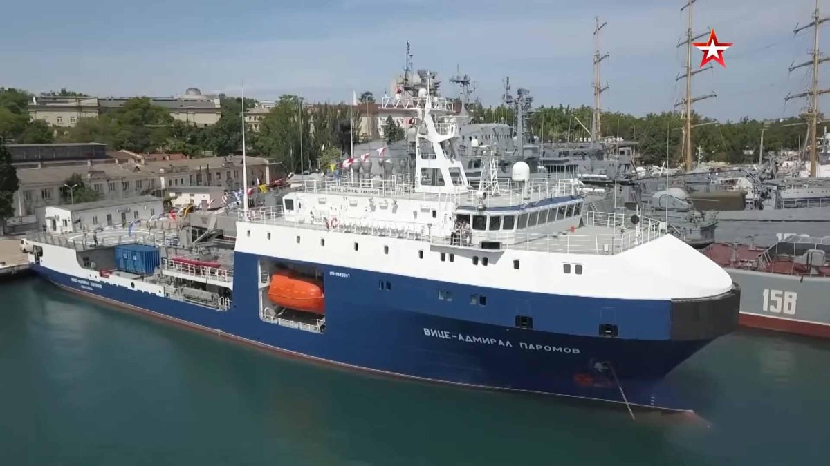 Танкер вице-Адмирал паромов проекта 03182