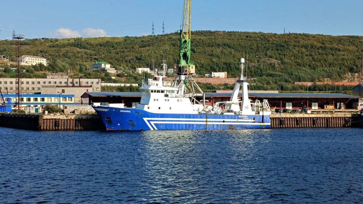 Корабль танкер