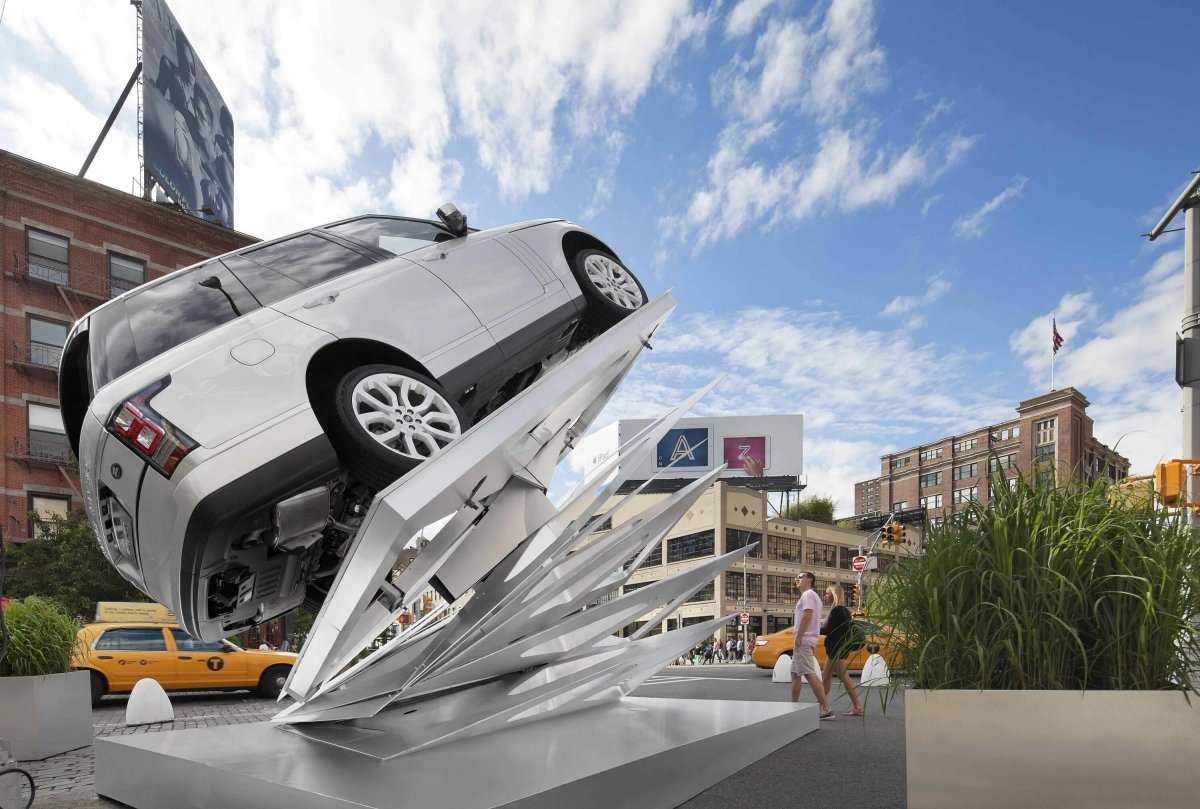 Постамент для автомобиля