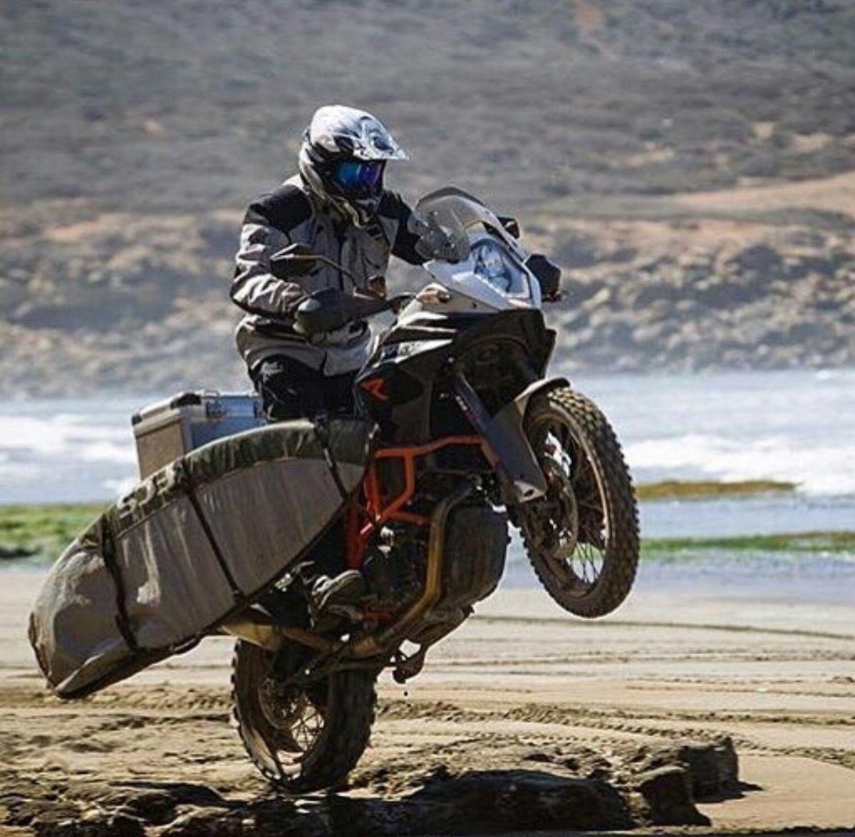 Адвенчер мотоцикл