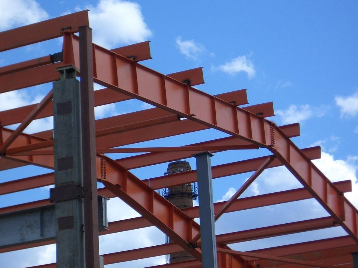 Монтаж металлических конструкций (балок, ригелей, траверс