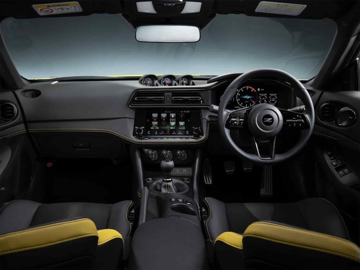 Nissan z 2022 Interior