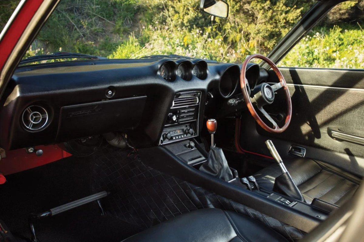 Nissan Fairlady 240z салон