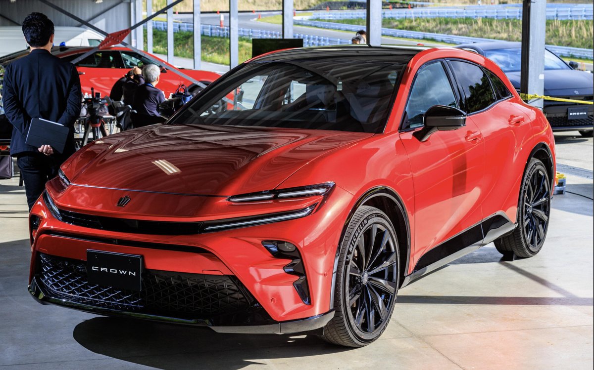 Тойота Краун 2024