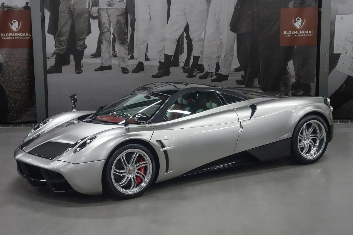 Pagani Huayra engine